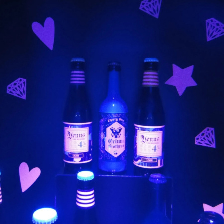 Светящиеся самоклеящиеся этикетки